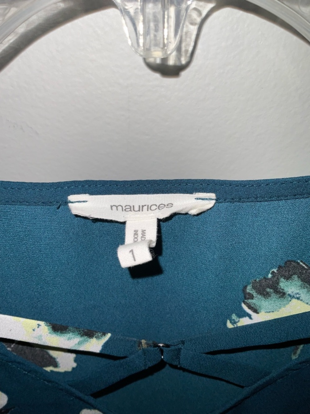Maurices Teal Floral Crisscross V-Neck Neck Blouse Size 1X - Picture 5 of 9